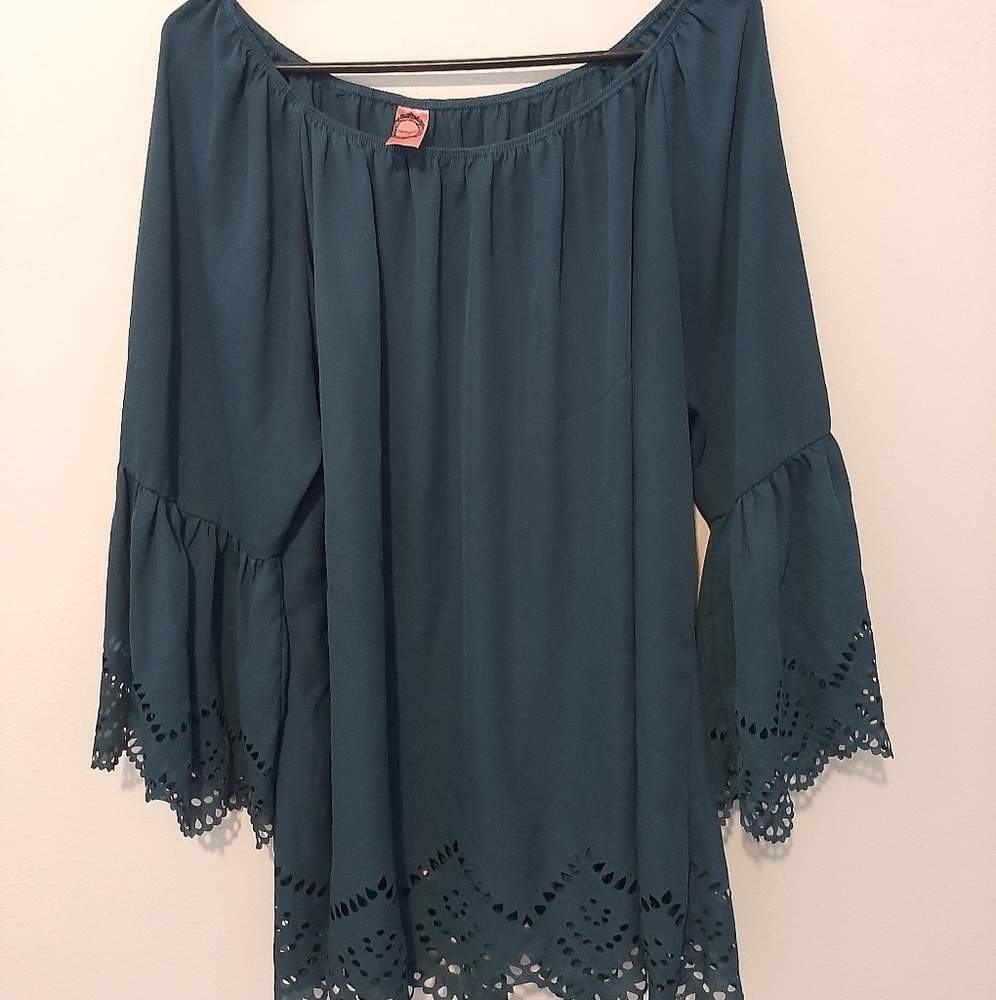 Green curvy blouse